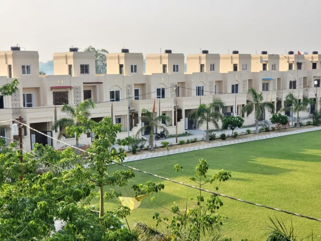 lucknow greens township